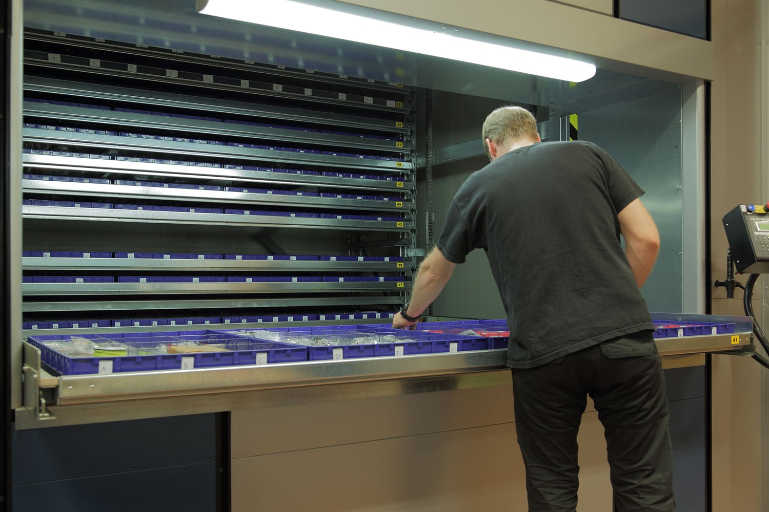 Maximizing Footprint Efficiency via High-Density Automated Storage Systems/ VLMs